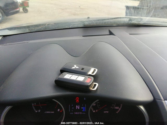 JA4AS3AWXAZ009606 Mitsubishi Outlander Se