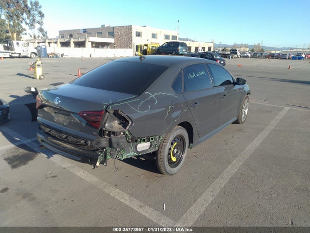 1VWAA7A31JC016496 Volkswagen Passat 2.0t S/r-line