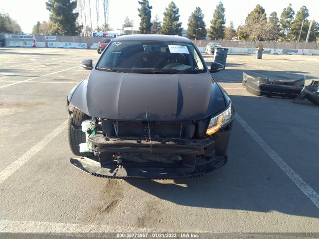 1VWAA7A31JC016496 Volkswagen Passat 2.0t S/r-line