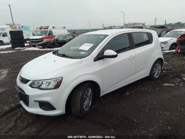 Chevrolet SONIC LT 2018 1G1JG6SH3J4100652 Image 2