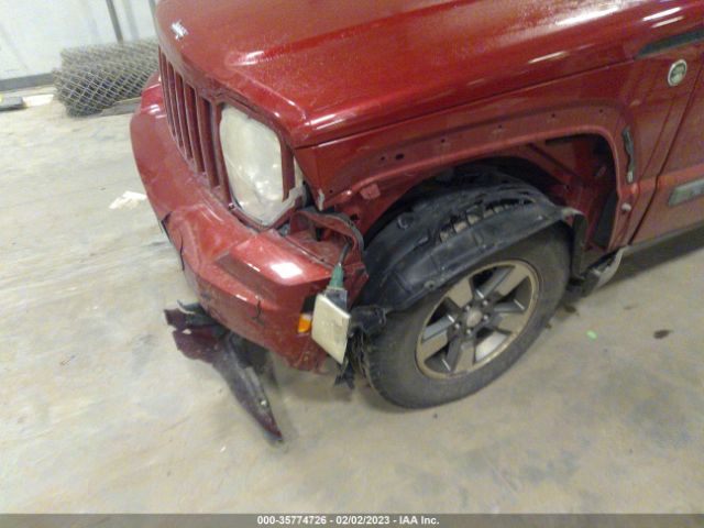1J8GN28K38W221336 Jeep Liberty Sport