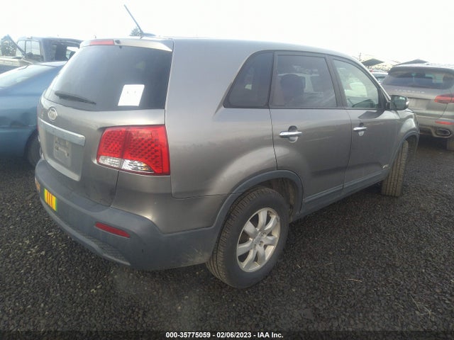 2011 KIA SORENTO LX VIN: 5XYKTCA10BG009898