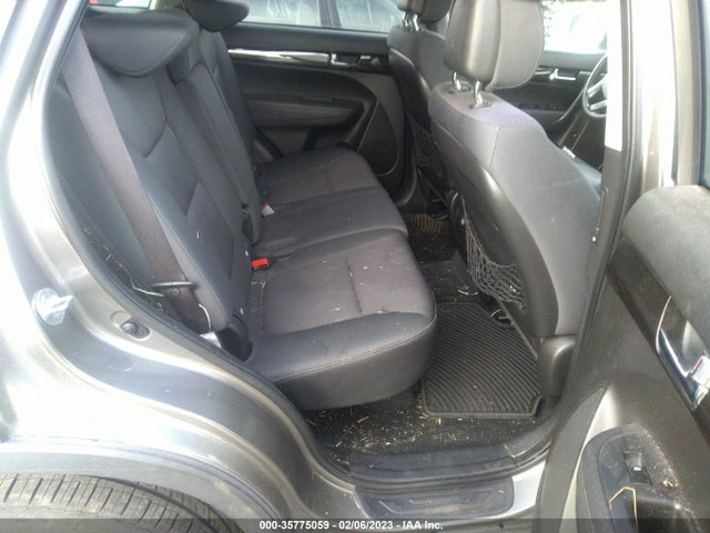 2011 KIA SORENTO LX VIN: 5XYKTCA10BG009898