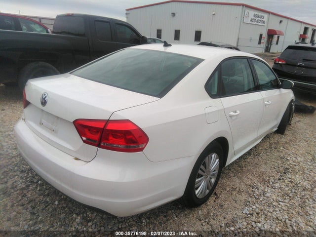 2014 VOLKSWAGEN PASSAT S W/NAV VIN: 1VWAP7A38EC026558