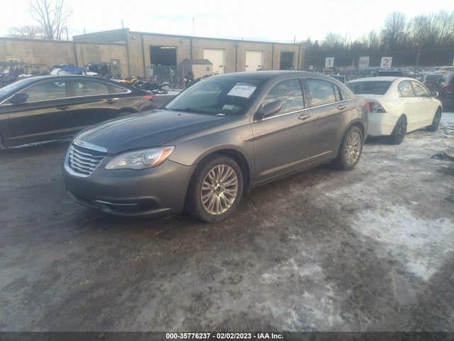 Chrysler 200 LX 2013 1C3CCBAB7DN671565 Image 2