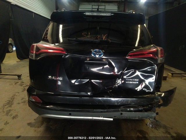 2017 Toyota RAV4, VIN: JTMDJREV1HD102922