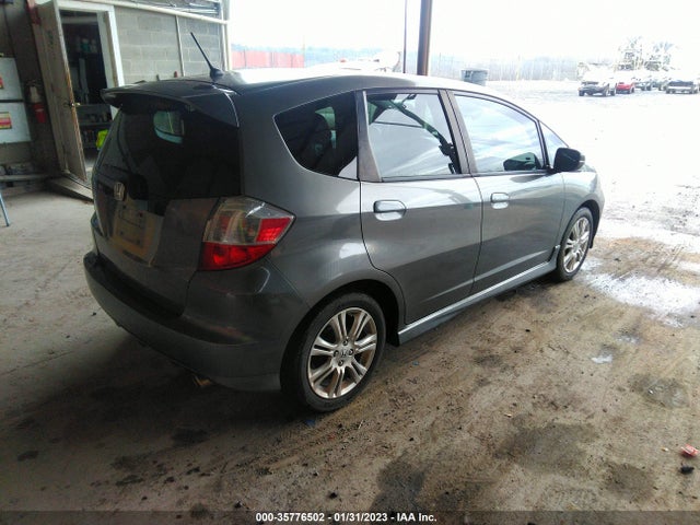 2011 HONDA FIT SPORT VIN: JHMGE8H55BC014460