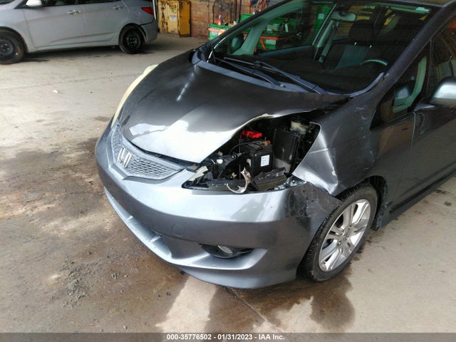 2011 HONDA FIT SPORT VIN: JHMGE8H55BC014460