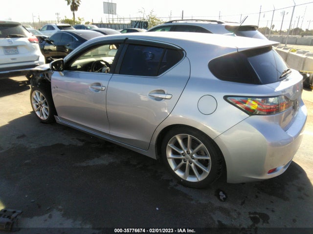 JTHKD5BH7B2027232 Lexus CT 200H
