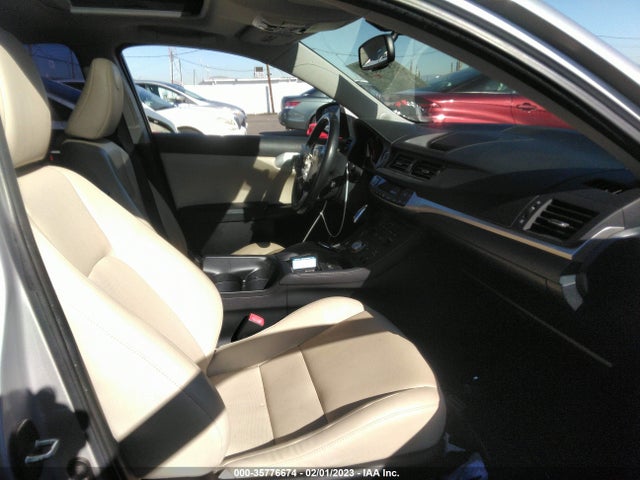 JTHKD5BH7B2027232 Lexus CT 200H