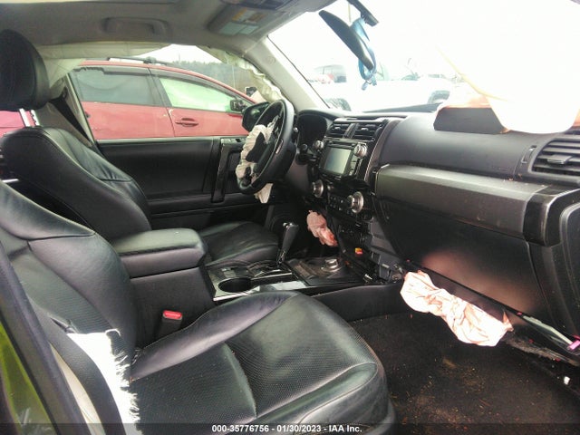Toyota 4RUNNER SR5 2019 JTEBU5JR2K5623323 Image 5