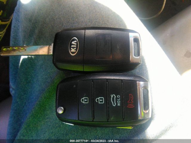 5XXGT4L36GG089732 KIA Optima Lx