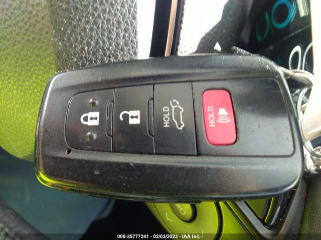 2019 Toyota RAV4, VIN: JTMDWRFV2KD002982