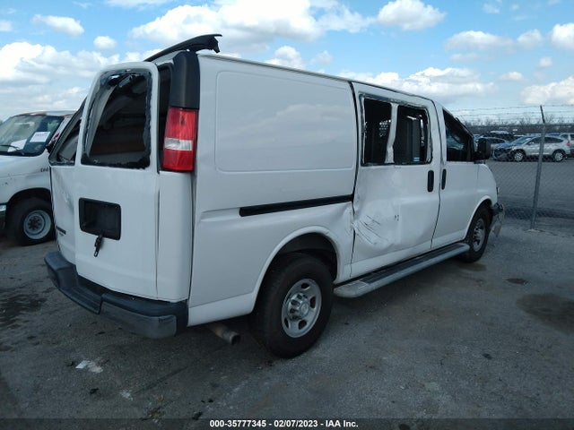 Chevrolet EXPRESS CARGO VAN 2018 1GCWGAFG1J1904354 Image 4