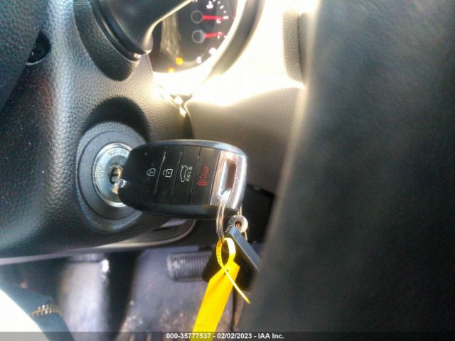 KNDJN2A28H7492684 KIA Soul Base