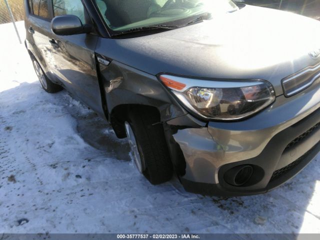 KNDJN2A28H7492684 KIA Soul Base