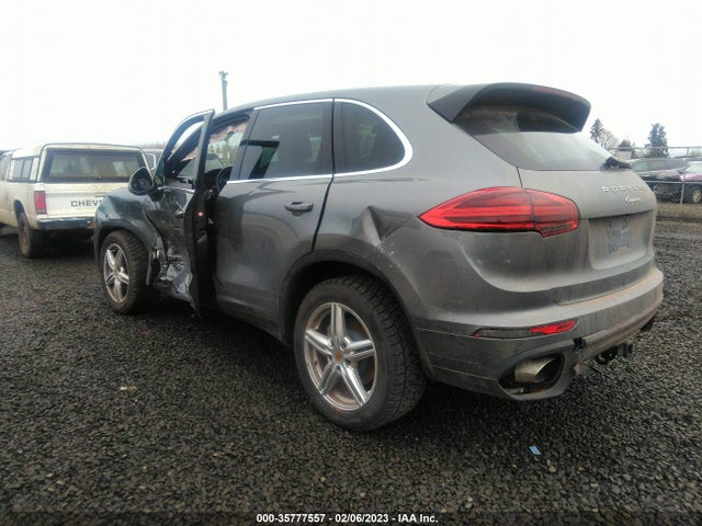 2016 Porsche Cayenne, VIN: WP1AA2A25GKA08721