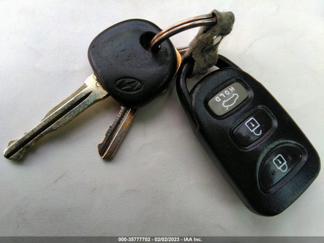 2013 HYUNDAI ELANTRA GLS VIN: 5NPDH4AE6DH344467