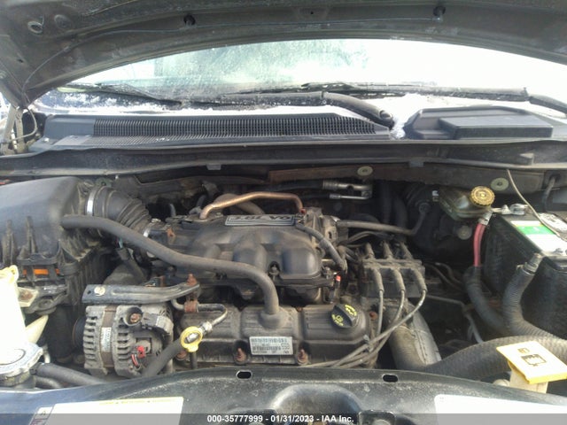 2A4RR8D11AR400326 Chrysler Town & Country