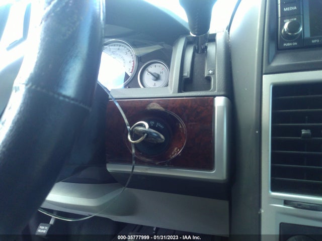 2A4RR8D11AR400326 Chrysler Town & Country