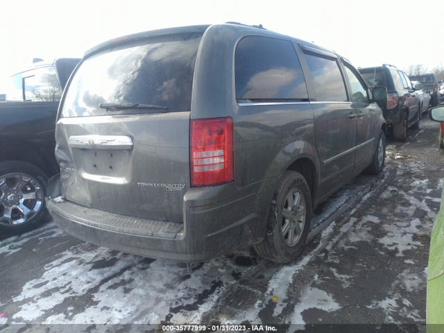 2A4RR8D11AR400326 Chrysler Town & Country