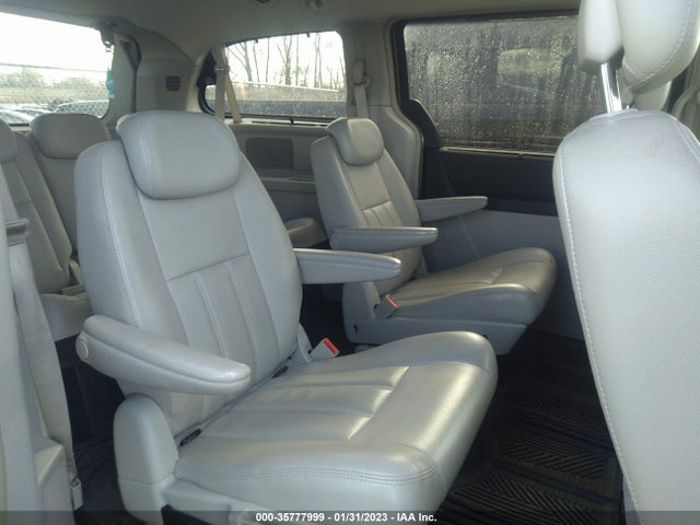 2A4RR8D11AR400326 Chrysler Town & Country