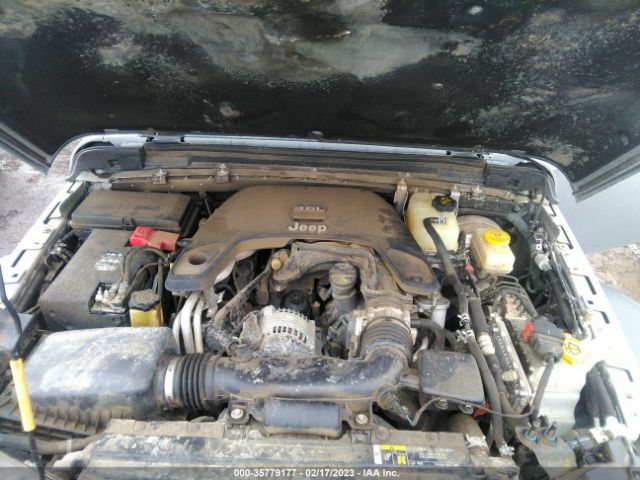 1C4HJXDG5JW154377 Jeep Wrangler Unlimited Sport