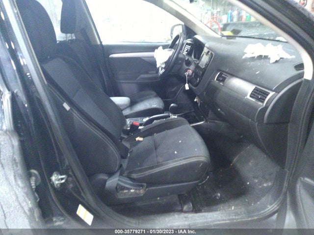 JA4AZ2A32HZ069787 Mitsubishi Outlander Es