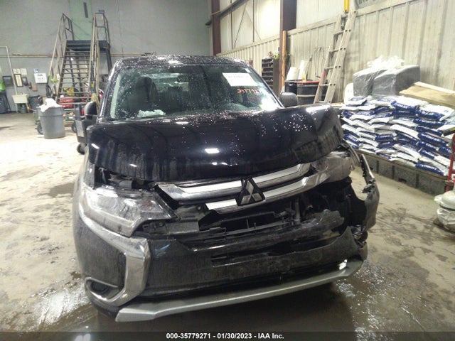 JA4AZ2A32HZ069787 Mitsubishi Outlander Es