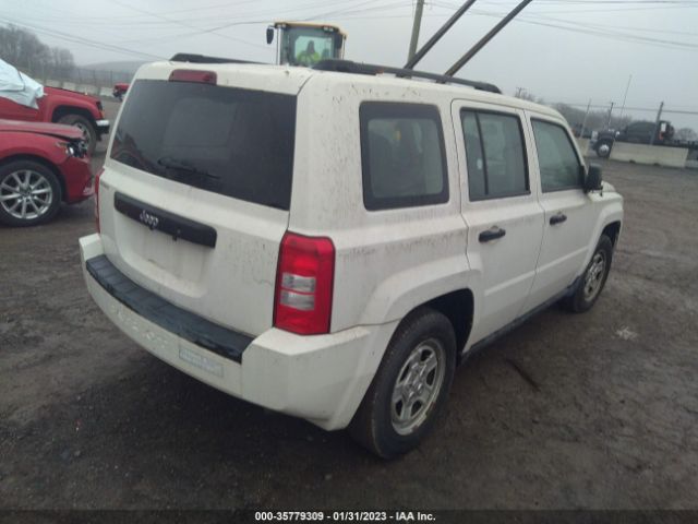 1J8FT28098D604967 Jeep Patriot Sport
