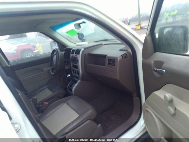 1J8FT28098D604967 Jeep Patriot Sport