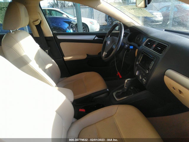 3VWD17AJ6EM420930 Volkswagen Jetta Sedan Se
