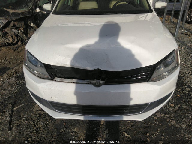 3VWD17AJ6EM420930 Volkswagen Jetta Sedan Se