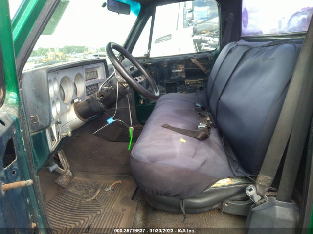 1983 CHEVROLET C10 VIN: 1GCEC14H2DJ143955