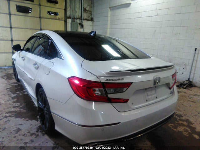 2018 HONDA ACCORD SEDAN TOURING 2.0T VIN: 1HGCV2F92JA032445