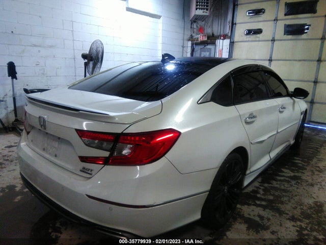2018 HONDA ACCORD SEDAN TOURING 2.0T VIN: 1HGCV2F92JA032445