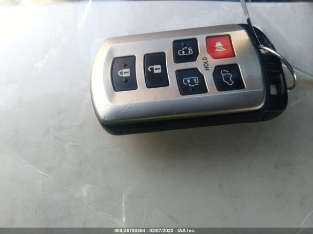 2020 Toyota Sienna, VIN: 5TDYZ3DC9LS026158