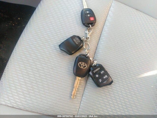 Toyota Highlander Le 2019 5TDBZRFH0KS709480 Image 11