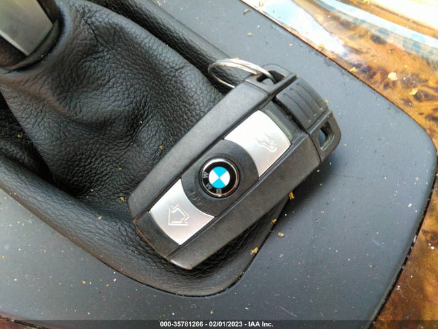 BMW 3 Series 328i 2008 WBAVA37518NL51615 Image 3