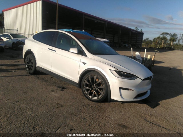 2022 Tesla Model X, VIN: 7SAXCBE61NF345483
