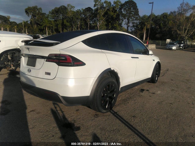 2022 Tesla Model X, VIN: 7SAXCBE61NF345483