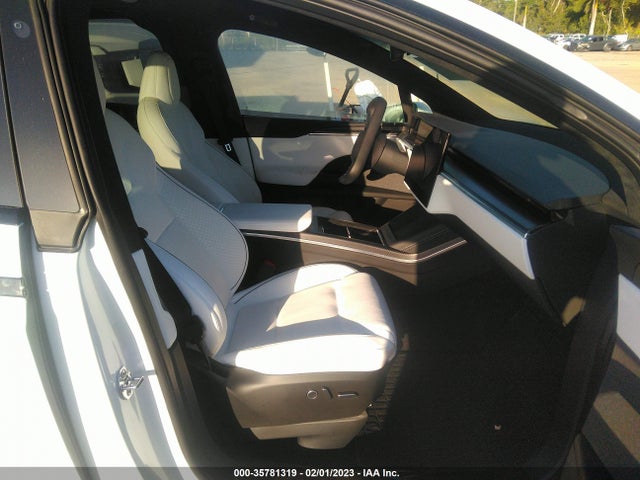 2022 Tesla Model X, VIN: 7SAXCBE61NF345483