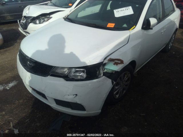KNAFU4A22A5851000 KIA FORTE EX