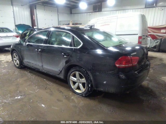 2015 Volkswagen Passat, VIN: 1VWAT7A30FC114923