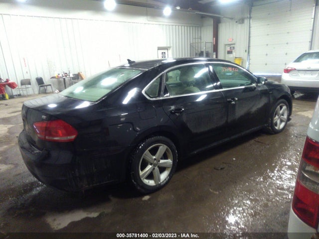 2015 Volkswagen Passat, VIN: 1VWAT7A30FC114923