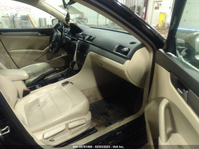 2015 Volkswagen Passat, VIN: 1VWAT7A30FC114923