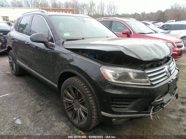 2016 Volkswagen Touareg, VIN: WVGEF9BP6GD010307