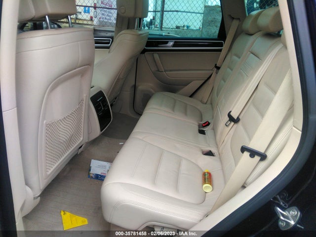 2016 Volkswagen Touareg, VIN: WVGEF9BP6GD010307