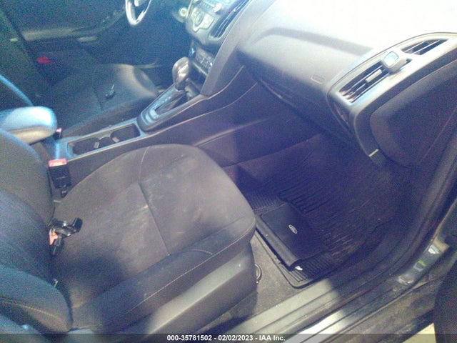 Ford FOCUS SE 2018 1FADP3F23JL293017 Image 6