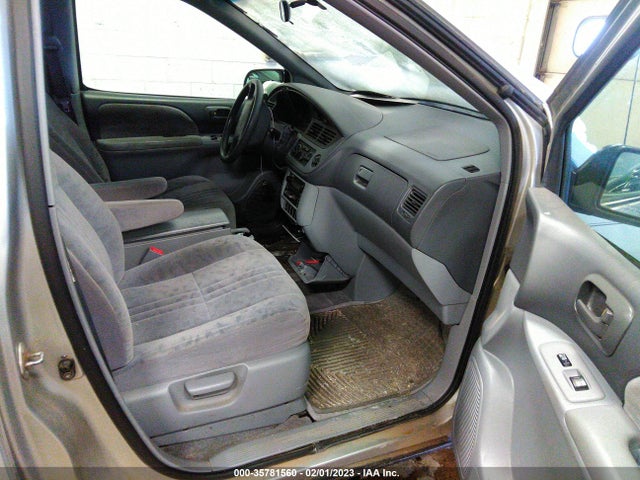 2002 TOYOTA SIENNA LE/XLE VIN: 4T3ZF13C82U440371